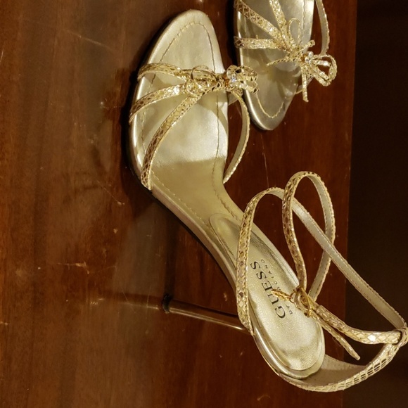 Guess Gold ankle strap sandal - Picture 4 of 7